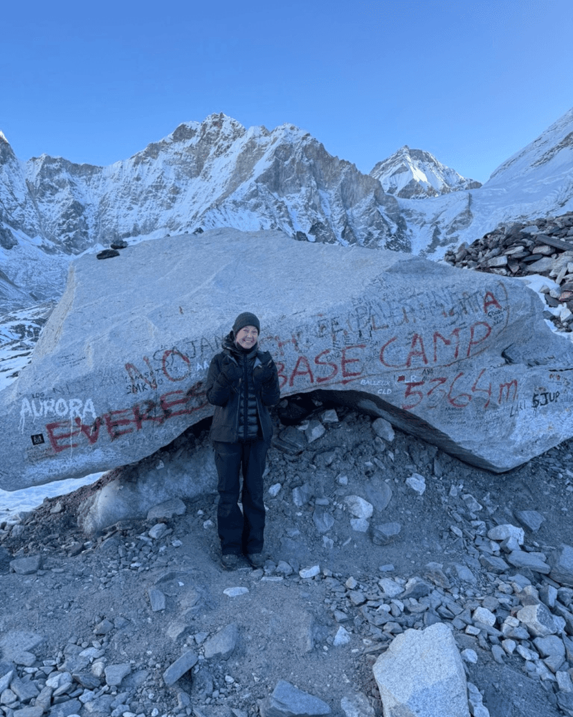 Efter transformation - Anni ved Everest Basecamp